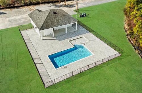 Longs House | Barefoot Bliss | KingBed-Pool-WaterFront-Golf