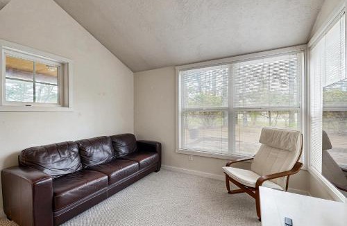 Shorepine Village House | BareFoot Breeze