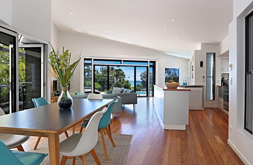 Castaways Beach House | Barefoot Bungalow - Castaways Beach