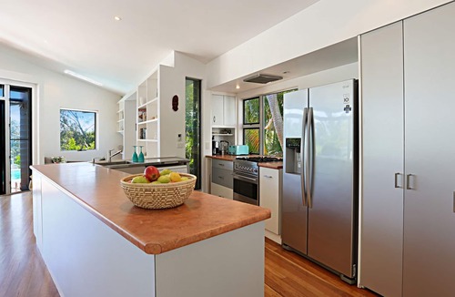 Castaways Beach House | Barefoot Bungalow - Castaways Beach