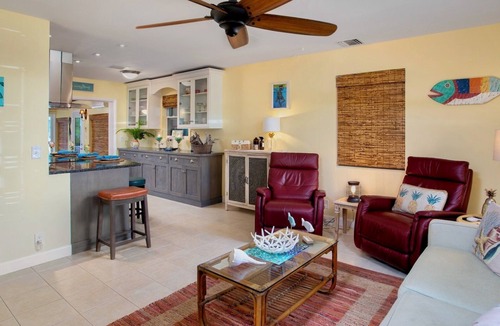 New Town House | BAREFOOT BUNGALOW~2 Bedroom, 2 Bathroom Home w/Office, Pool and Tiki Hut!
