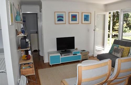 Tomakin House | Barefoot Bungalow managed by Batemans Bay Accom