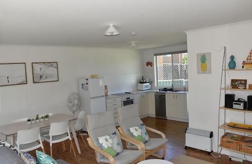 Tomakin House | Barefoot Bungalow managed by Batemans Bay Accom