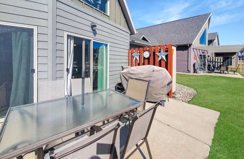 Spirit Lake House | Barefoot Bungalow Cabin at Bridges Bay Resort