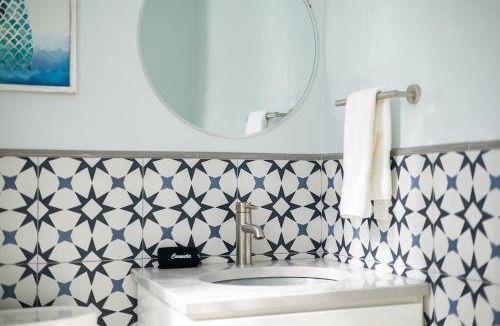 Grand Beach House | Barefoot Cottage