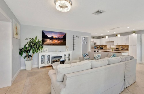 Lantana House | Barefoot In Lantana Paradise