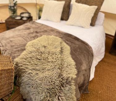 Hever Other | Barefoot Retreats