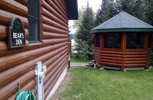 Land O Lakes Ski Chalet | Bargain fall/winter/spring rates. Lakefront privacy & campfire pit.