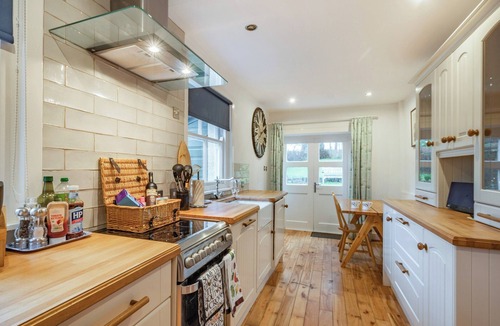 Biggar Cottage | Barjols Cottage - UK30096