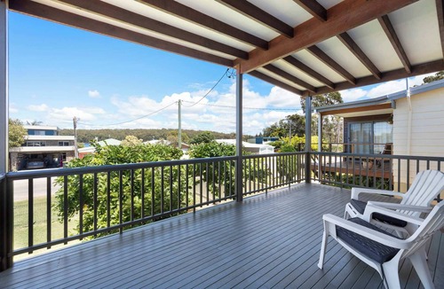 Burrill Lake House | Barker Retreat Summar