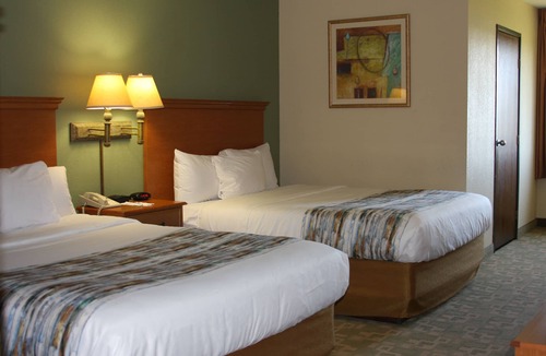 Superior Hotel | Barker's Island Inn Resort