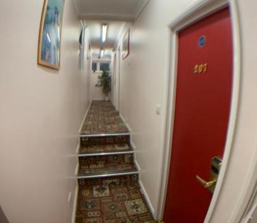 Barking Hotel | Barking Hotel