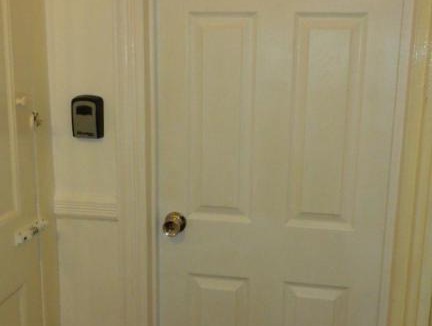 Barking House | Barking Station Property