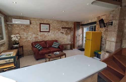 La Tour-Blanche-Cercles Cottage | Barn cottage