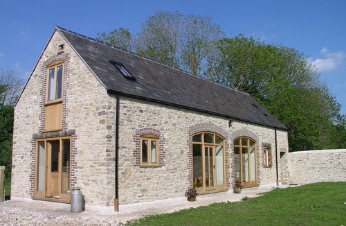 Littlebredy House | Barn conversion, quiet location and heated swimming pool (from mid May)