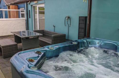 Llanybri House | Barn Cottage