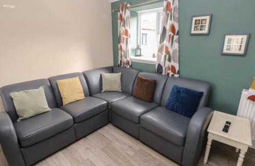 Llanybri House | Barn Cottage