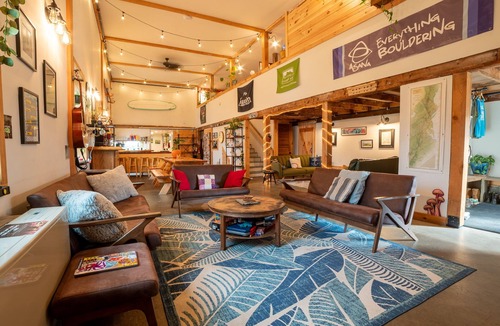 Rumney Hostel | Barn Door Hostel