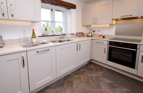 Ambleside House | Barn End - Three Bedroom House, Sleeps 6