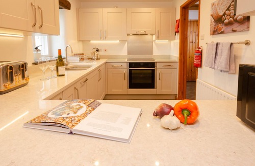 Ambleside House | Barn End - Three Bedroom House, Sleeps 6