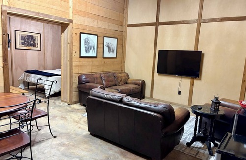 Bouvet Island House | Barn Hideaway Near Brenham & Bellville