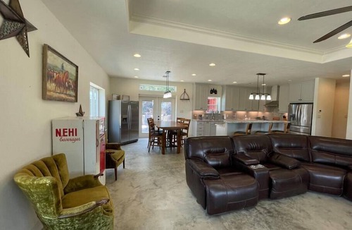 Bryan House | Barn House Retreat, Barn House Retreat