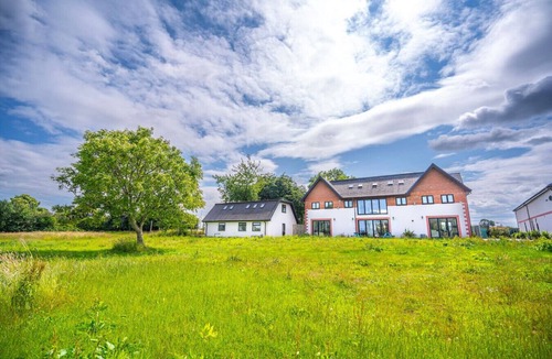 Little Bridgeford House | Barn House & Spacious & Countryside