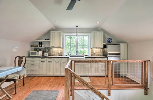 Titusville Apartment | Barn-Like Studio Suite w/Flowering Garden!