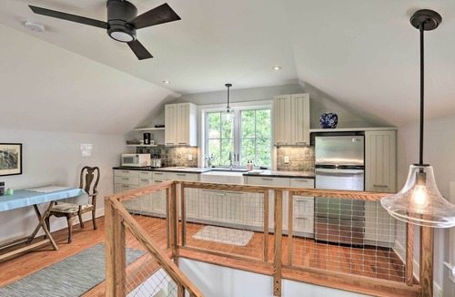 Titusville Apartment | Barn-Like Studio Suite w/Flowering Garden!