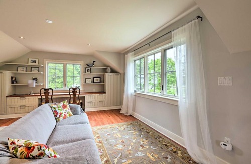 Titusville Apartment | Barn-Like Studio Suite with Flowering Garden!