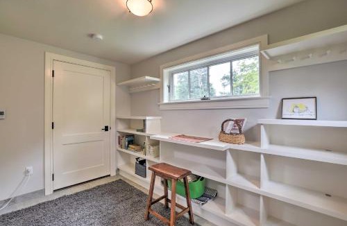 Titusville Apartment | Barn-Like Studio Suite with Flowering Garden!