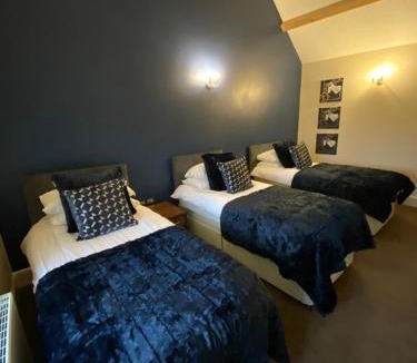 Storwood House | Barn near york with hot tub