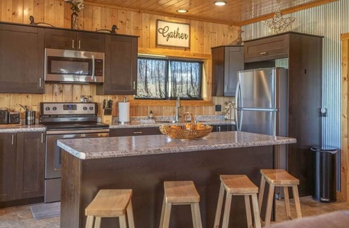 De Soto House | Barn On The Ridge/HOT TUB/Sleeps 6