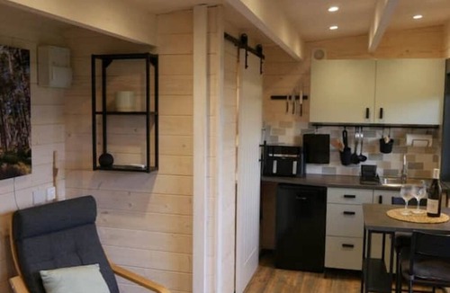 Forfar Cabin | Barn Owl Cabin at Redroofs - Pet Friendly!