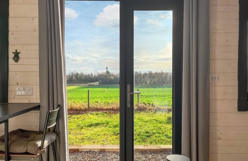 Forfar Cottage | Barn Owl Cabin - UK45401