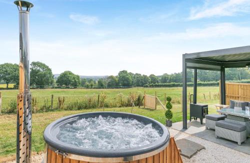 Skelmersdale House | Barn Owl Lodge - Uk49903