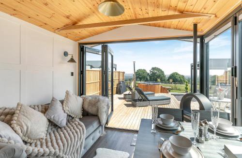 Skelmersdale House | Barn Owl Lodge - Uk49903