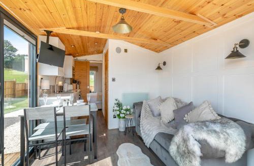 Skelmersdale House | Barn Owl Lodge - Uk49903