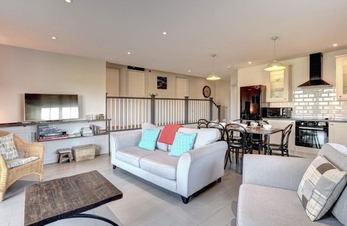 Woodbridge House | Barn Owl, Oxley Dairy