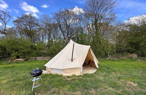 Chackmore Apartment | Barn Owl Tent in Meadow