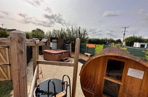 Chackmore Apartment | Barn Owl Tent in Meadow
