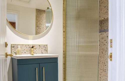 Dronfield House | Barn Owls Nest-Uk39432