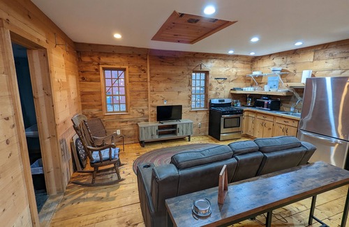 Baltic House | Barn Stay at Hanover Vineyards