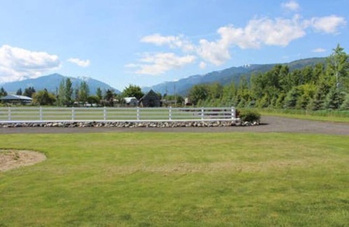 Wallowa County Apartment | Barn Studio with King Bed & No Extra Fees!