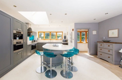 Chichester House | Barn-style Country Retreat Close to Marina