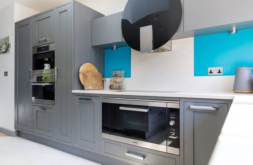 Chichester House | Barn-style Country Retreat Close to Marina