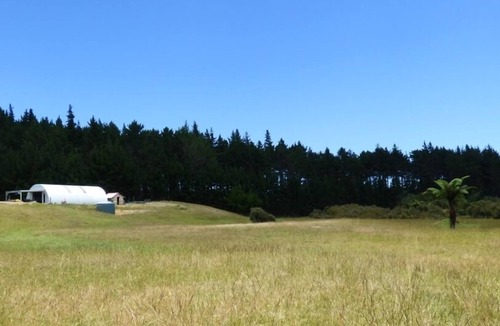 Pukenui House | Barn style holiday accommodation