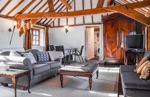 Wooburn Moor House | Barn Suite