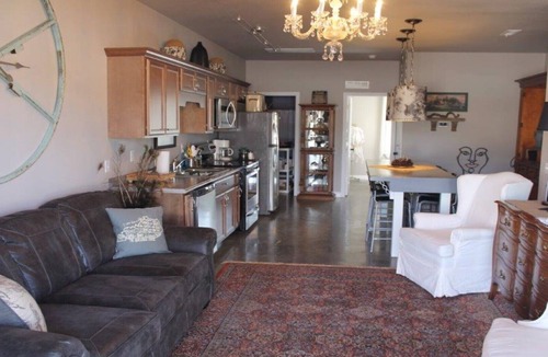 Eddyville House | Barn unit with vintage charm and a modern twist
