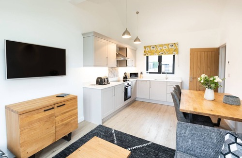 Little Stukeley House | Barn with panoramic countryside view